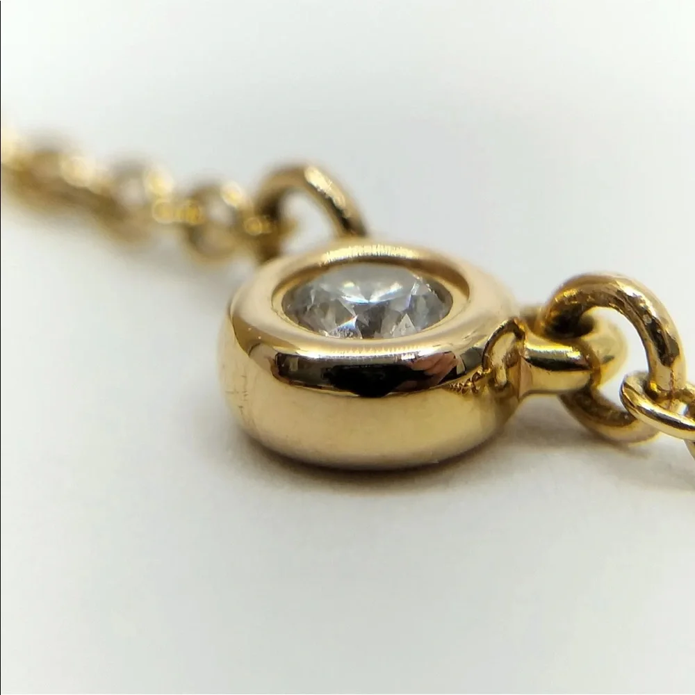 Tiffany & Co. Elsa Peretti®
Diamonds by the Yard® Single Diamond Pendant - Picture 4 of 6